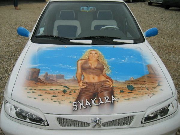 ARTIST  SHAKIRA  1